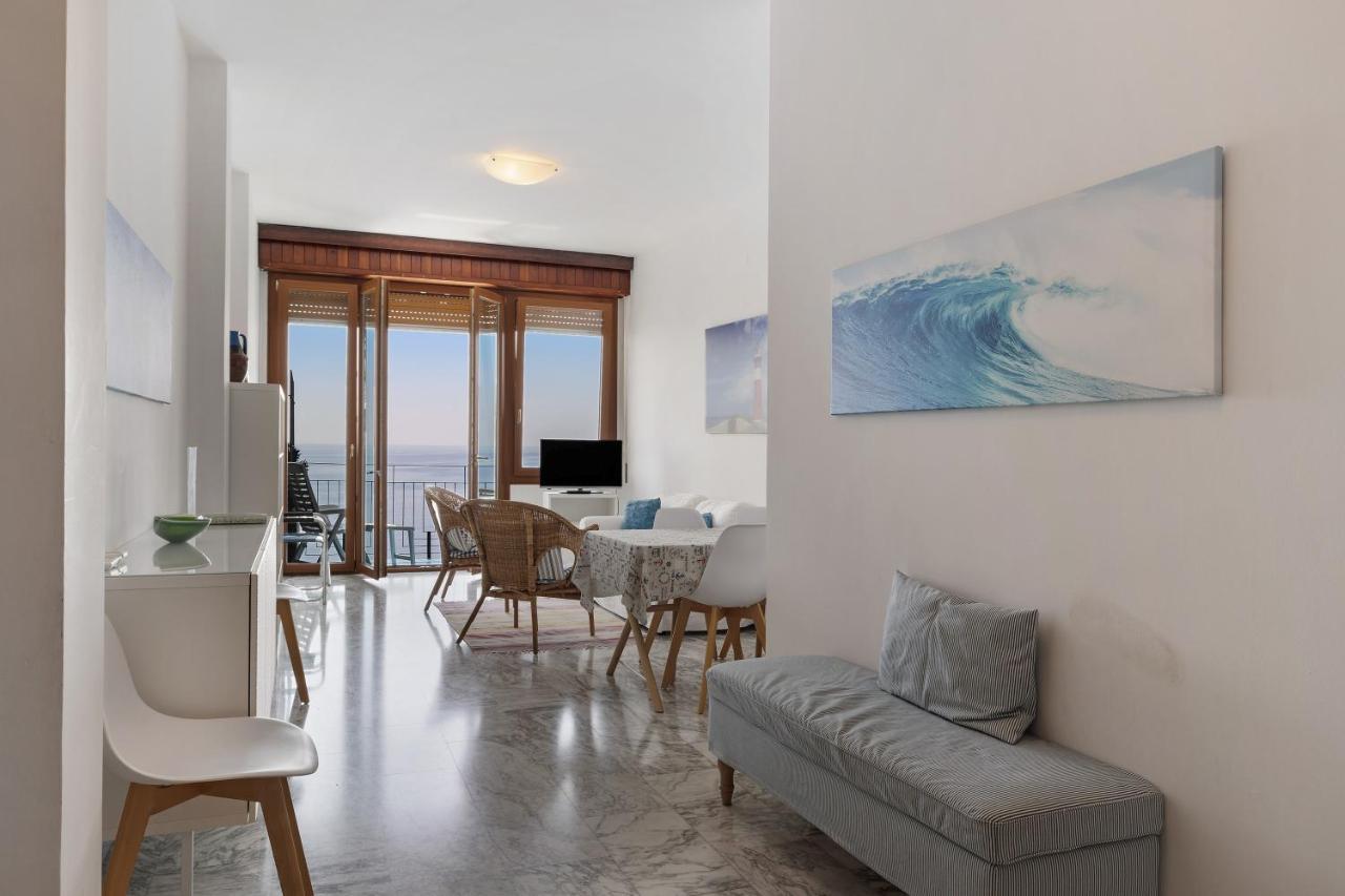 Appartamento Stupenda Vista Mare Берджеджи Экстерьер фото