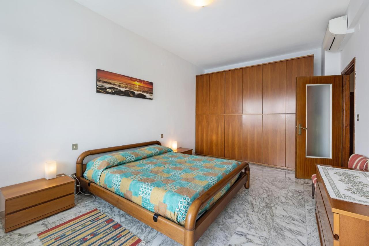 Appartamento Stupenda Vista Mare Берджеджи Экстерьер фото